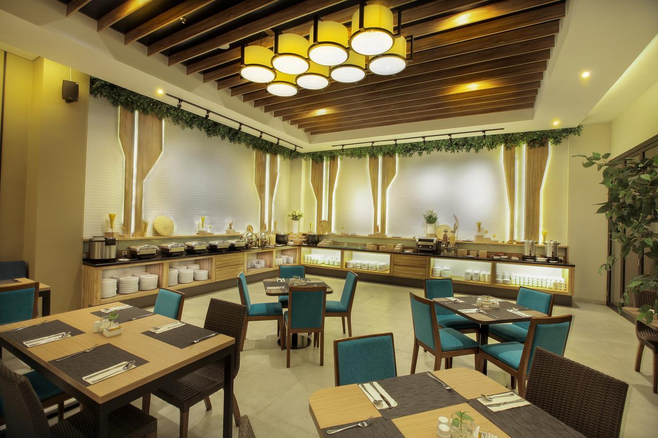 Hotel Montana Premier Senggigi Zewnętrze zdjęcie